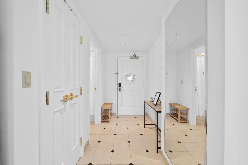 Huge Beachfront Cozysuites At Showboat Apartment *